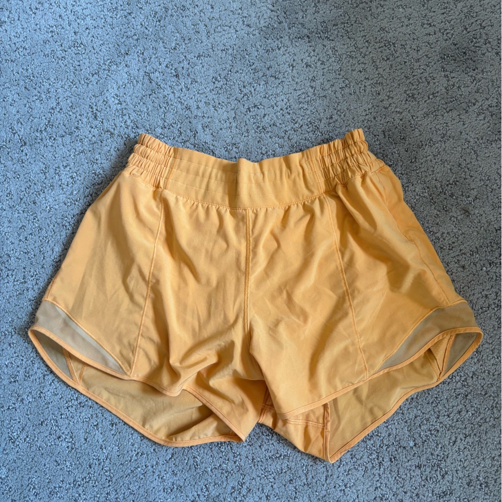 Mango Dream Lululemon Hotty Hot Highrise Rise 4" Shorts